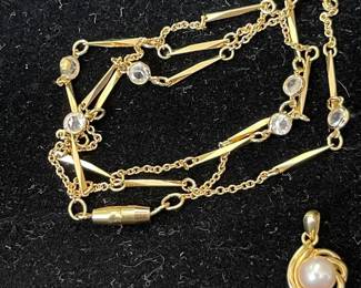 18K Diamond & Pearl Pendant With Lovely 20” Necklace
