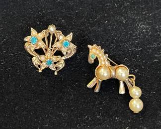 Creative Vintage Pins * Horse & Flowers
