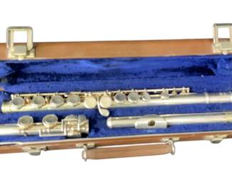 FE Olds & Sons Ambassador Flute & Case * 11534