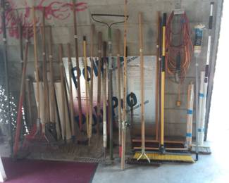 Yard tools 