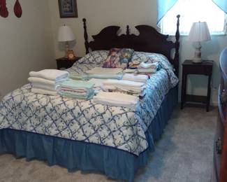 Queen bed with new mattress 