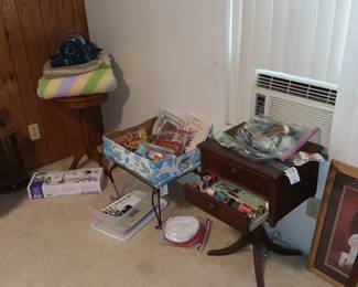 Another cute sewing table, lots of sewing accessories 