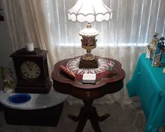 Federal style side table
