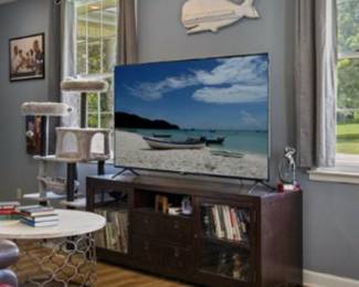 65 inch like new tv 