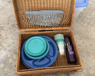 Picnic basket