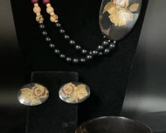 CT618Beautiful Black  Tan Floral Jewelry