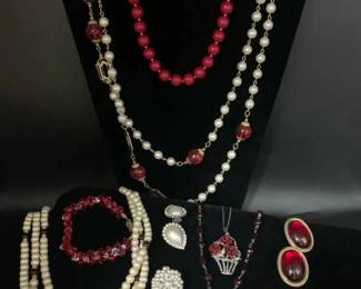 CT649Red  White Costume Jewelry