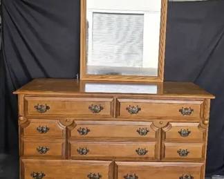 CT603 Vintage Salem square dresser with mirror