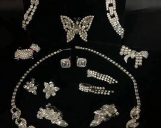 CT646Vintage Rhinestones Costume Jewelry