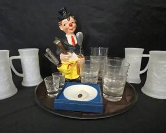 CT671Vintage Jerry The Clown Holder And Federal Milk Glass Mugs