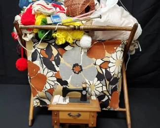 CT641Knitting Mystery Lot 