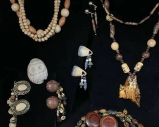 CT635Wood Tone Costume Jewelry