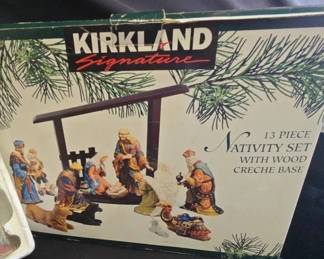 CT634Christmas Kirkland 13 PC Nativity Set