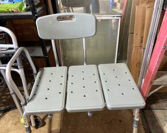 Bathtub transfer seat