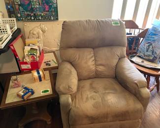Petite person manual recliner with right side handle. Made by Best Home Furnishings. Set of 2 mid century marble top end tables 