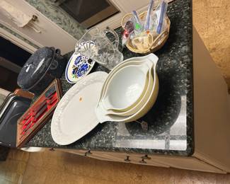 Nesting set of Cinderella Pyrex Bowls, blue enamelware roaster