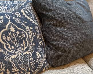 Lots of decorative Pillows
