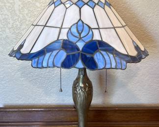 Tiffany-Style Stained Glass Lamp
