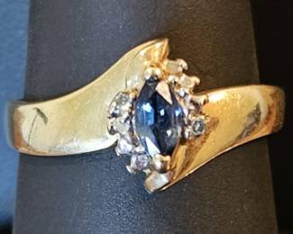 10K Gold Sapphire & Diamond Ring 2.25g