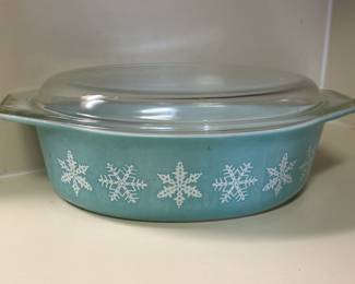 Snowflake Turquoise by Pyrex Covered Casserole