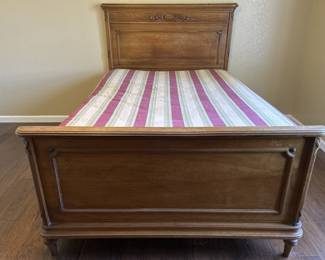 Antique 3/4 Size Bed: Headboard, Footboard, Frame