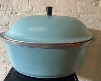 Vtg. Club Oval Roaster Turquoise Aluminum Dutch