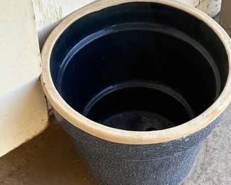 Outdoor pot