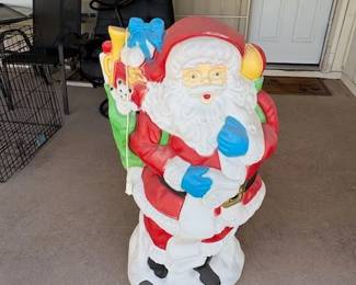 Vintage Lawn Santa- plugs in and works (might need bulb)