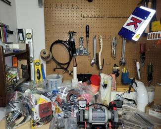 Bench grinder