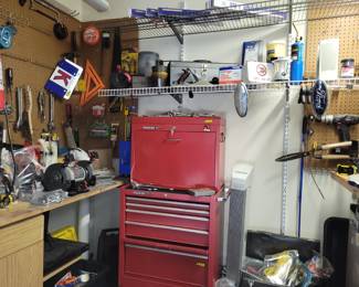 Stack on tool chest