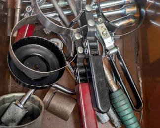 Oil filter wrenches
