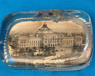 Vtg Dome Glass Congressional Library Building DC Souvenir Paperweight