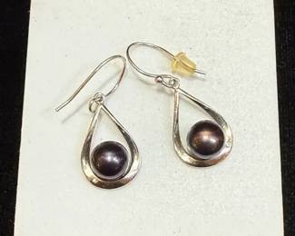 Black pearl opencentre silver drop earrings