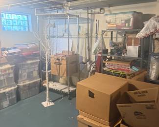 So many items we will have more pictures coming soon
Tons of Cd’s