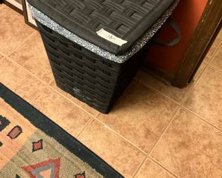 Room off kitchen - hamper