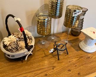 Close up of items on desk 