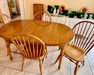 Ethan Allen Oak Kitchen Table & 4 Chairs
58” to 88” ( 2- leaves)