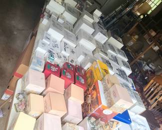 Department 56 Christmas Villegas & Accessories