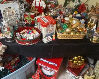 Christmas Decor & Ornaments 