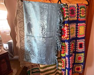 Blankets & Coverlets 