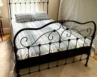 Antique Wrought Iron Bed (double)