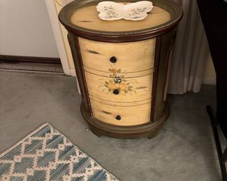 Painted accent tabke 