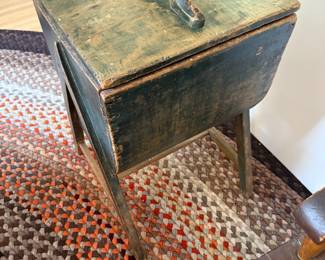 Original surface painted washing “machine”. Winder missing. 