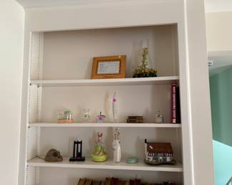 Various collectibles. 