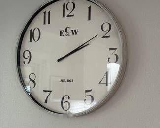 Several nice battery operated clocks 