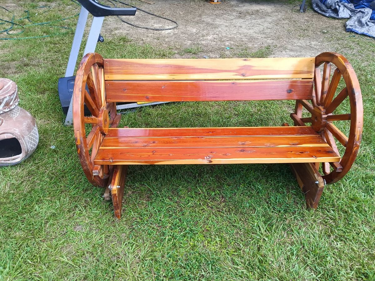 Wagon wheel bench
