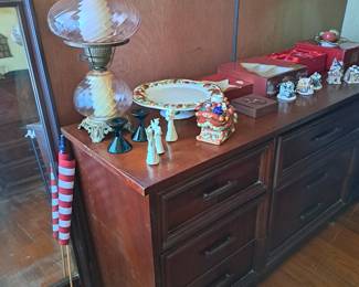 Mahogany dresser with mirror, Victorian style lamp, Christmas items