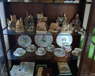 DAVID WINTER HOUSES AND ENGLISH BONE CHINA