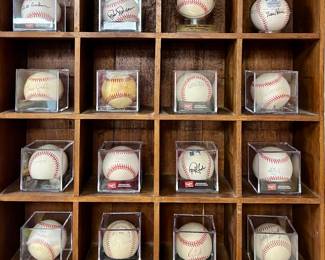 Autographed baseballs Lot 2