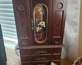 Vintage jewelry case